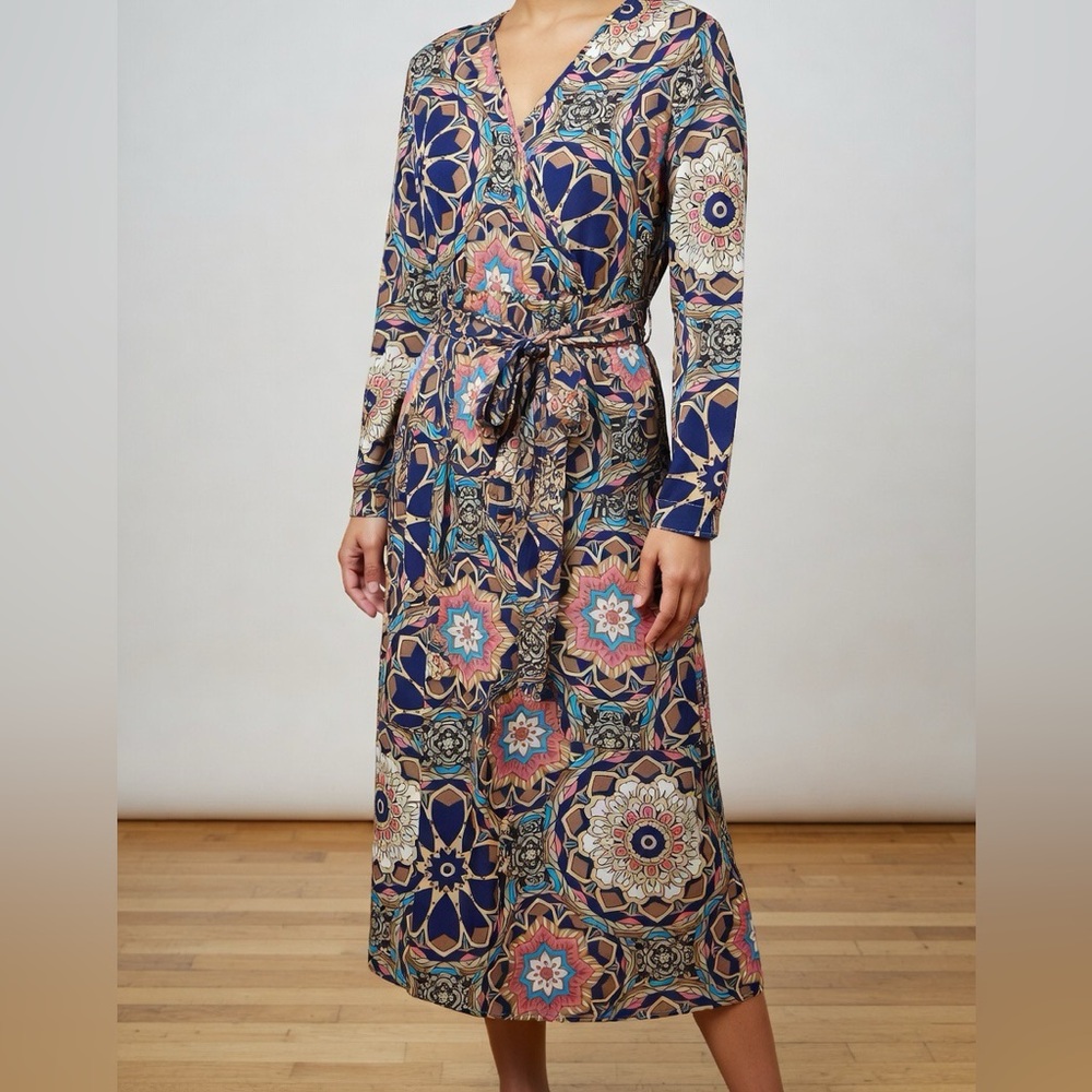 NWOT Vibrant Mandala Print Belted Midi Dress – Boho Long Sleeve Sz Large